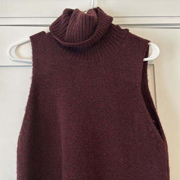 Zara Maroon turtleneck sweater - Picture 2 of 3